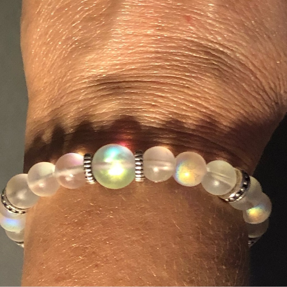 Iridescent Mermaid Bead Bracelet